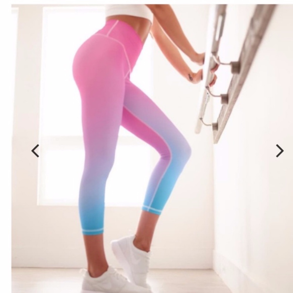 NWT Signature High Waisted Crop Leggings